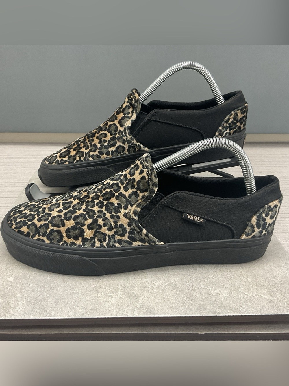 Vans Asher Women’s Size 8.5 Cozy Animal Portabella Black velvet/Canvas Sneakers